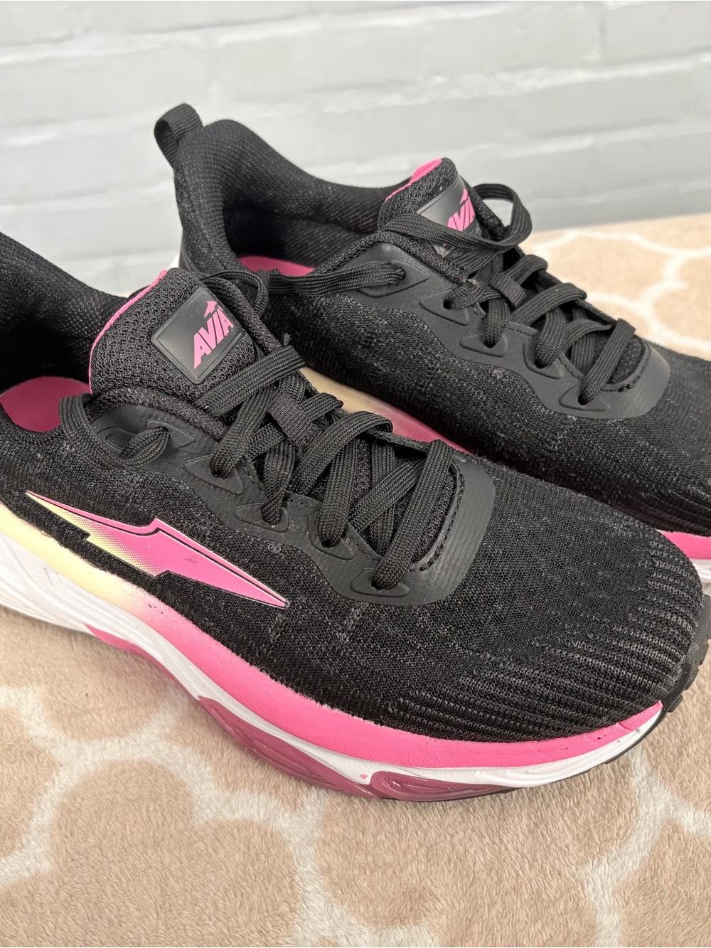 Avia Athletic Shoes Black with Gray w Pink Accents